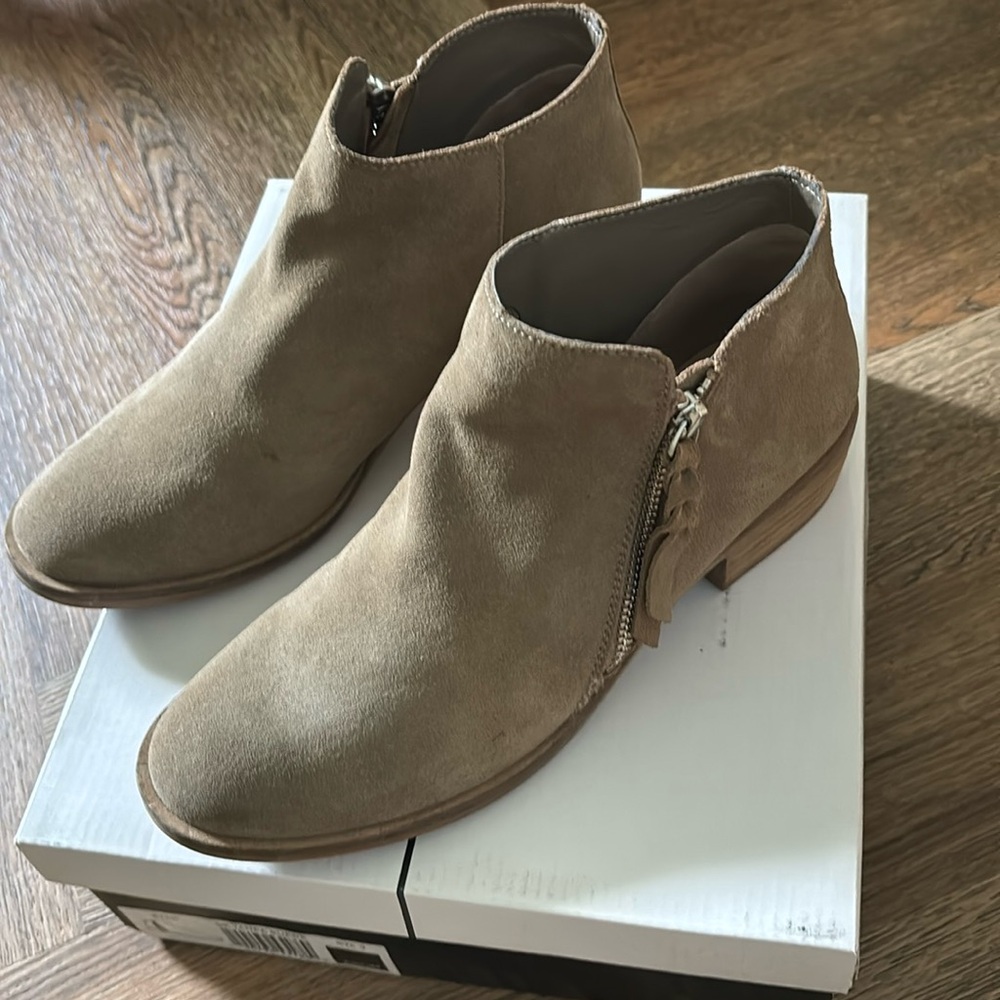 Dolce Vita Star Suede Booties Size 9